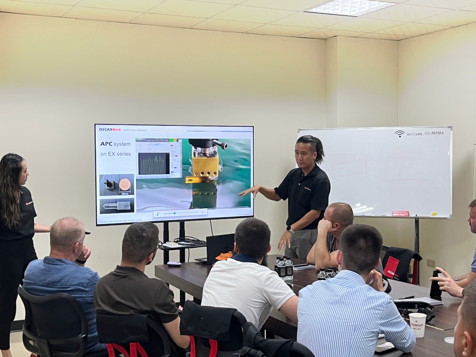 ウクライナ産業代表団がOSCARMAXを訪問：実用的なスマート製造を探る